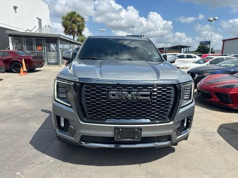 Used 2023 GMC Yukon XL Denali Ultimate AWD/4WD image 2