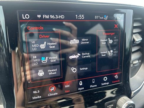 Used 2020 RAM 1500 Laramie AWD/4WD image 16