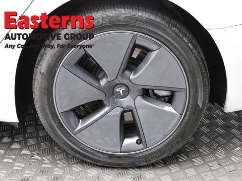 Used 2023 Tesla Model 3 Standard Range image 8