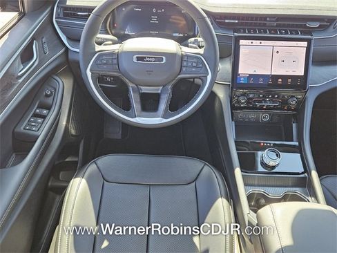 New 2025 Jeep Grand Cherokee Limited w/ Luxury Tech Group II image 7
