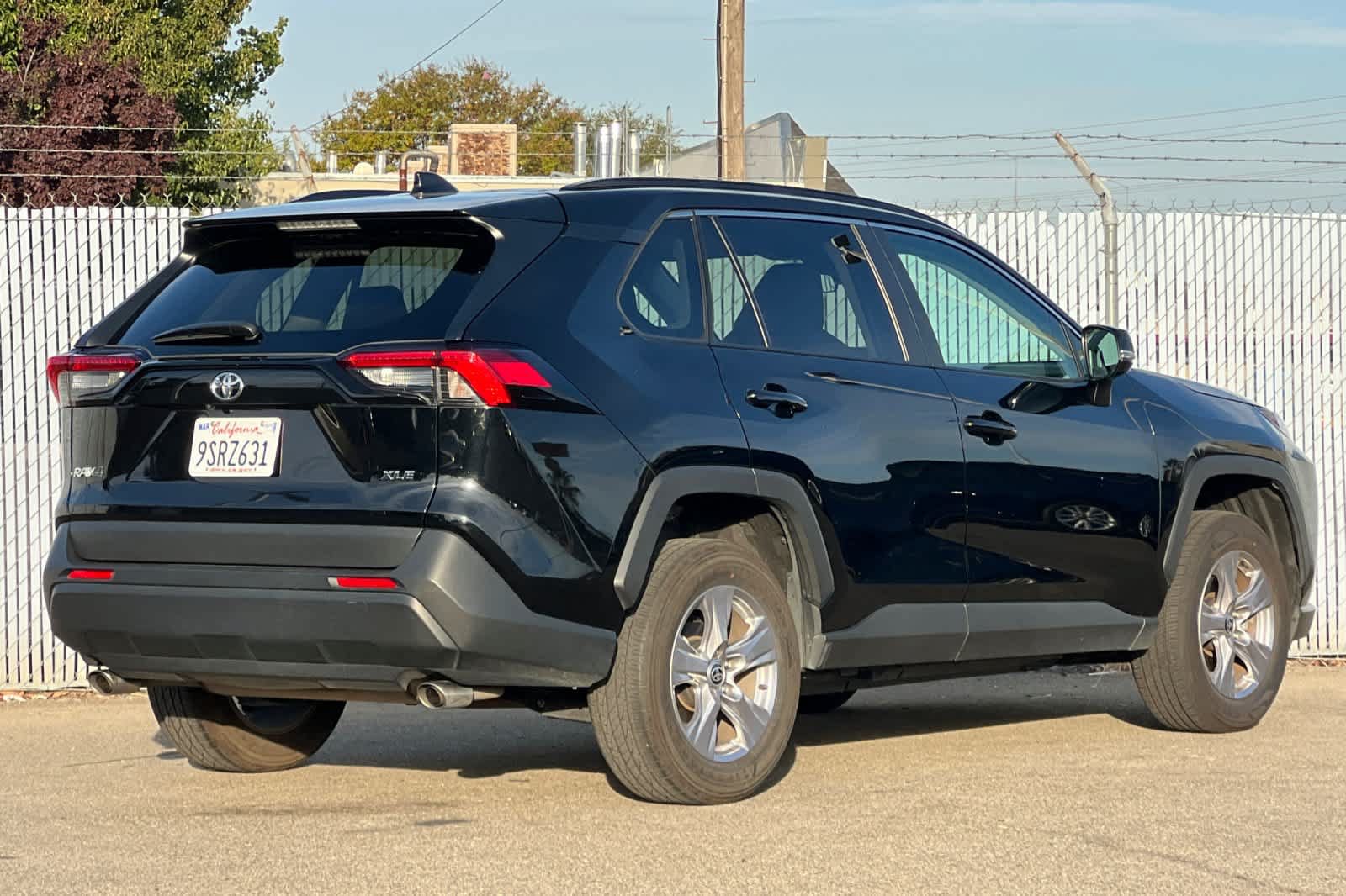 Used 2025 Toyota RAV4 XLE FWD image 3