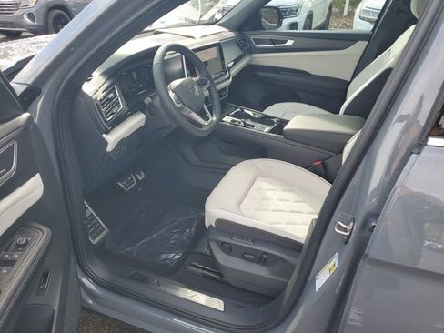 New 2026 Volkswagen Atlas Cross Sport SEL Premium R-Line image 18