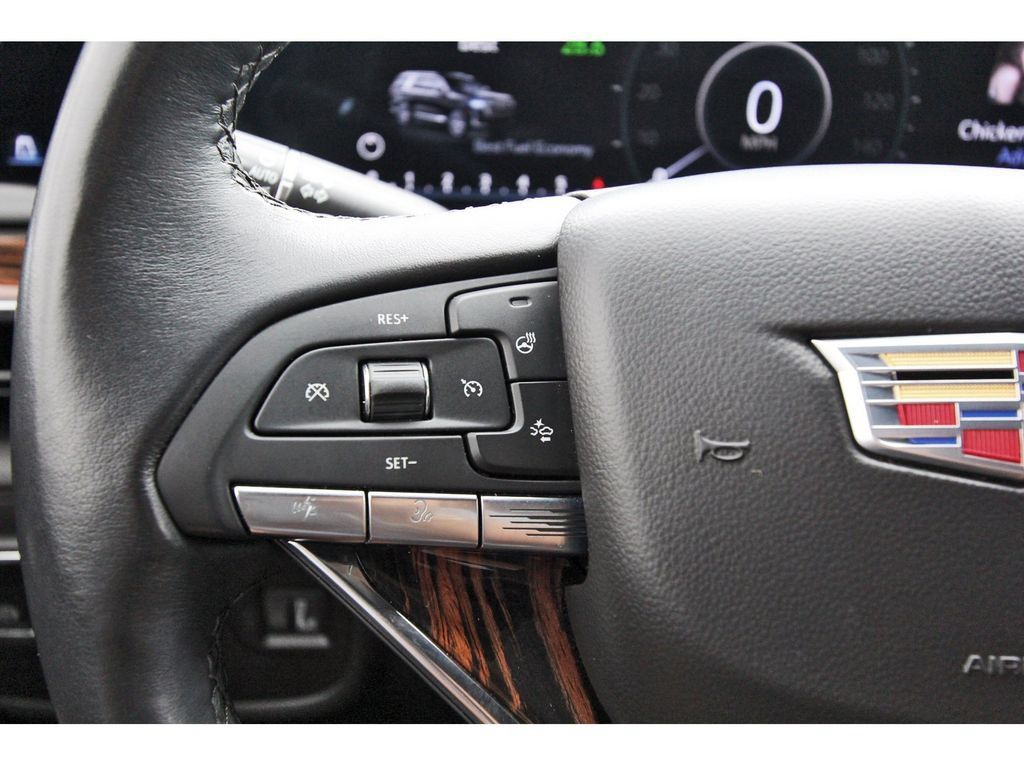 Used 2024 Cadillac Escalade ESV Luxury RWD image 16