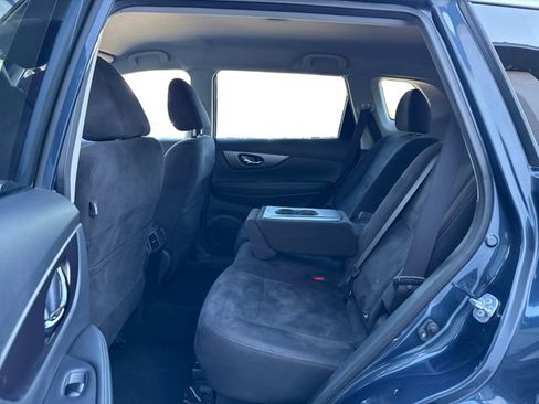 Used 2015 Nissan Rogue SV w/ SV Premium Package FWD image 11