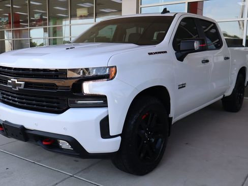 Used 2022 Chevrolet Silverado 1500 RST w/ Redline Edition AWD/4WD image 3