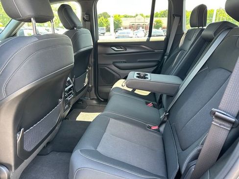 Used 2025 Jeep Grand Cherokee Laredo X w/ Trailer Tow Package AWD/4WD image 13