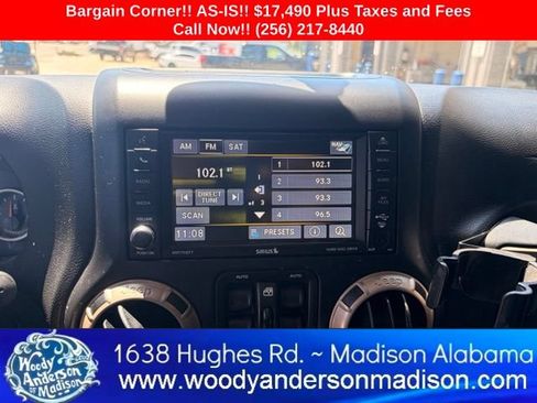 Used 2016 Jeep Wrangler Unlimited Sahara AWD/4WD image 10