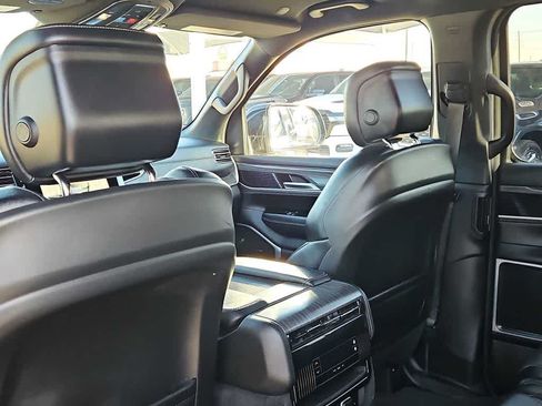 Used 2024 Jeep Wagoneer Series II w/ Flexible Seating Group AWD/4WD image 14