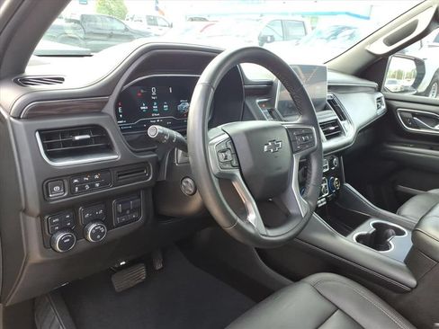 Used 2023 Chevrolet Suburban Z71 w/ Luxury Package AWD/4WD image 18