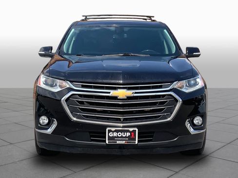 Used 2021 Chevrolet Traverse LT w/ LT Premium Package image 4
