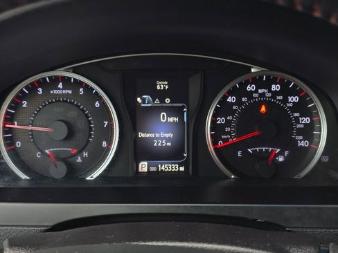 Used 2015 Toyota Camry SE image 35