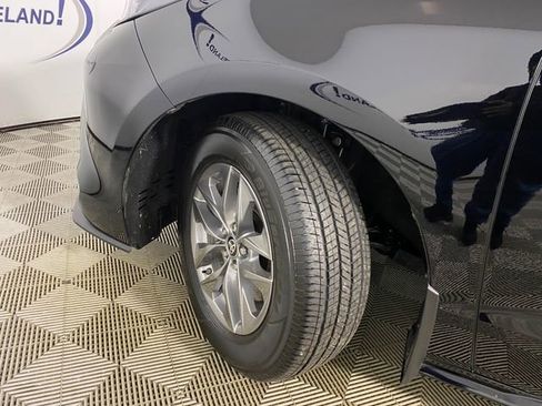 Used 2025 Toyota Sienna XLE image 26