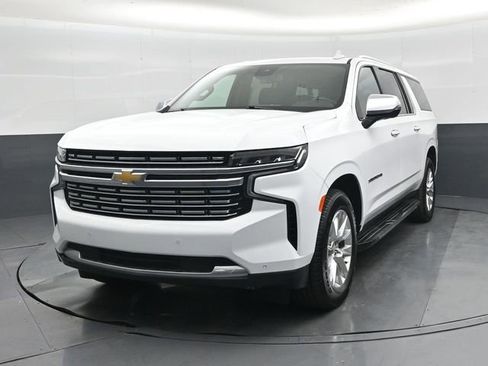 Used 2023 Chevrolet Suburban Premier RWD image 8