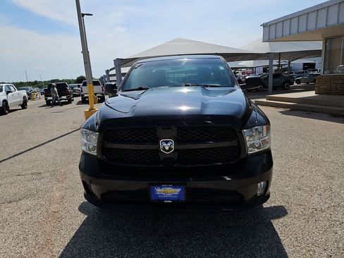 Used 2019 RAM 1500 Express w/ Express Value Package AWD/4WD image 3