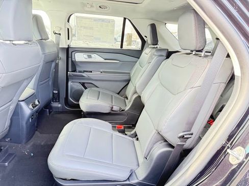 New 2026 Ford Explorer Active w/ Active Comfort Package image 11