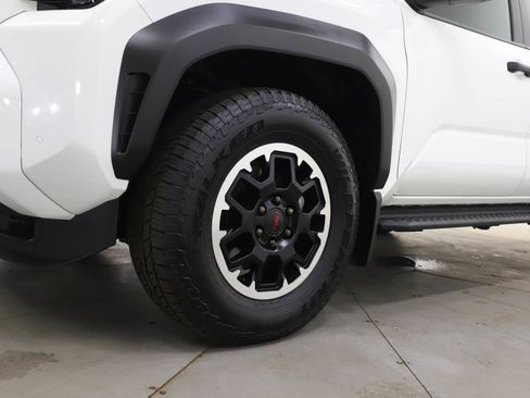 Used 2025 Toyota 4Runner TRD Off-Road Premium AWD/4WD image 32