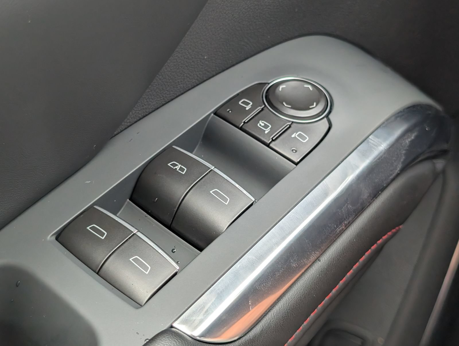 New 2027 Chevrolet Traverse RS w/ LPO, Assistance Package FWD image 24