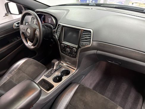 Used 2017 Jeep Grand Cherokee Altitude AWD/4WD image 26