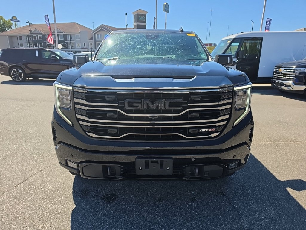 Used 2023 GMC Sierra 1500 AT4 w/ AT4 Premium Package AWD/4WD image 2