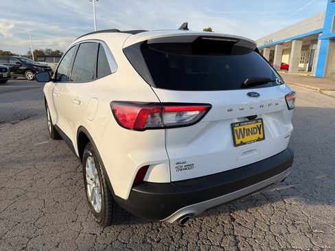 Used 2022 Ford Escape SE image 10