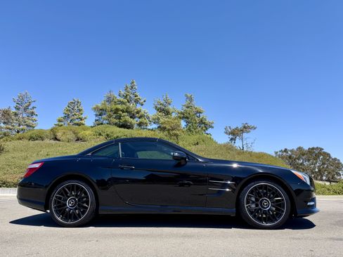 Used 2013 Mercedes-Benz SL 550 image 32
