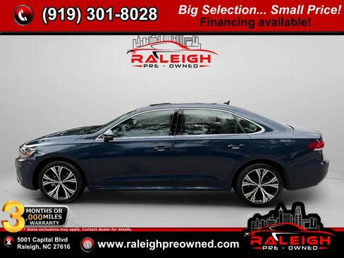 Used 2022 Volkswagen Passat 2.0T SE image 1