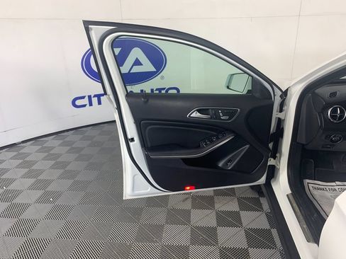 Used 2019 Mercedes-Benz GLA 250 4MATIC image 13