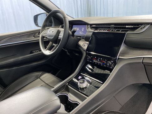 Used 2024 Jeep Grand Cherokee L Limited w/ Luxury Tech Group II image 50