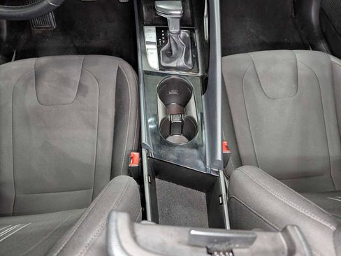 Used 2023 Hyundai Elantra SEL w/ Convenience Package image 18