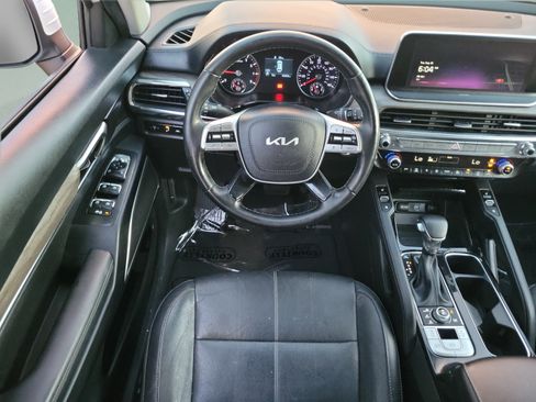 Certified 2022 Kia Telluride EX w/ EX Premium Package AWD/4WD image 12