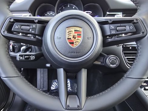 New 2026 Porsche Macan Turbo image 18