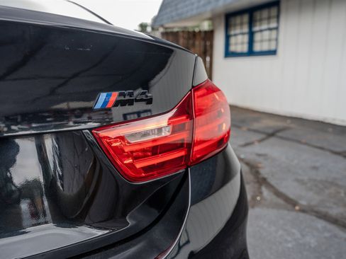 Used 2015 BMW M4 Coupe w/ Executive Package image 11