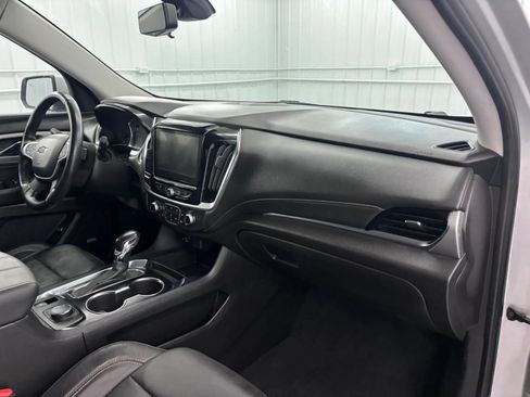 Used 2021 Chevrolet Traverse RS FWD image 35