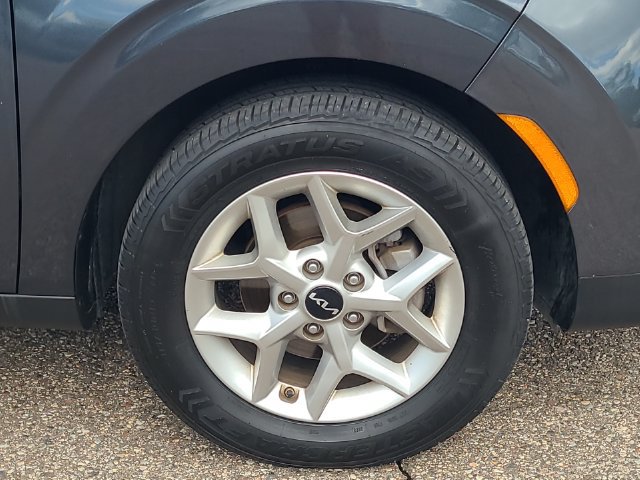 Used 2024 Kia Soul LX w/ LX Technology Package FWD image 9