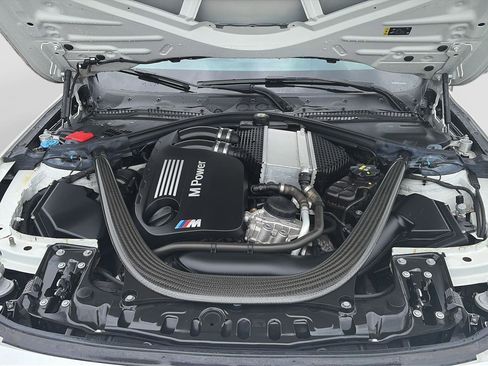 Used 2018 BMW M4 Coupe RWD image 19