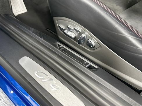 Certified 2016 Porsche Cayman GT4 image 26