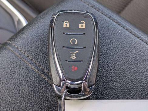 Used 2023 Chevrolet Traverse LT FWD image 29
