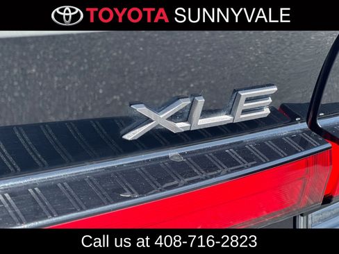 Used 2024 Toyota Prius XLE FWD image 13