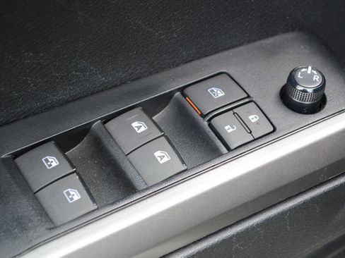 Used 2023 Toyota Tacoma SR5 w/ Technology Package image 21