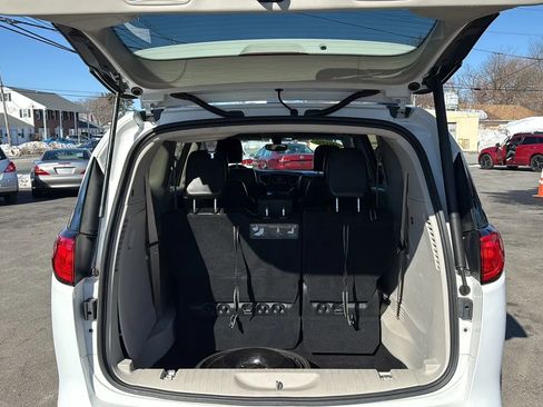 Used 2020 Chrysler Voyager Lxi image 7