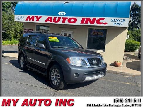 Used 2011 Nissan Pathfinder LE w/ Navigation Pkg AWD/4WD image 1