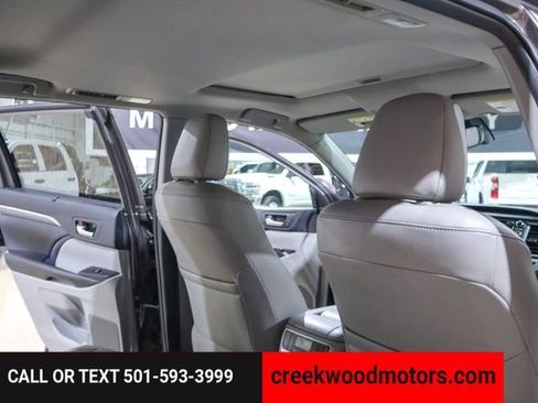 Used 2019 Toyota Highlander Limited FWD V6 1 Owner image 49
