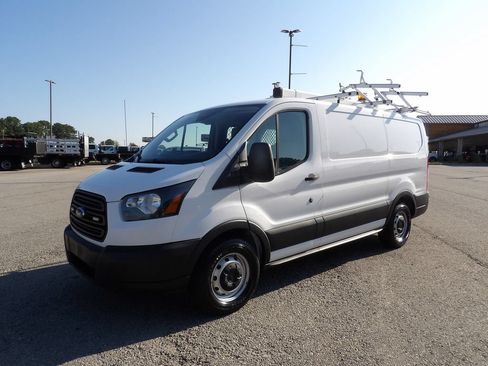 Used 2019 Ford Transit 150 130 Low Roof RWD image 3