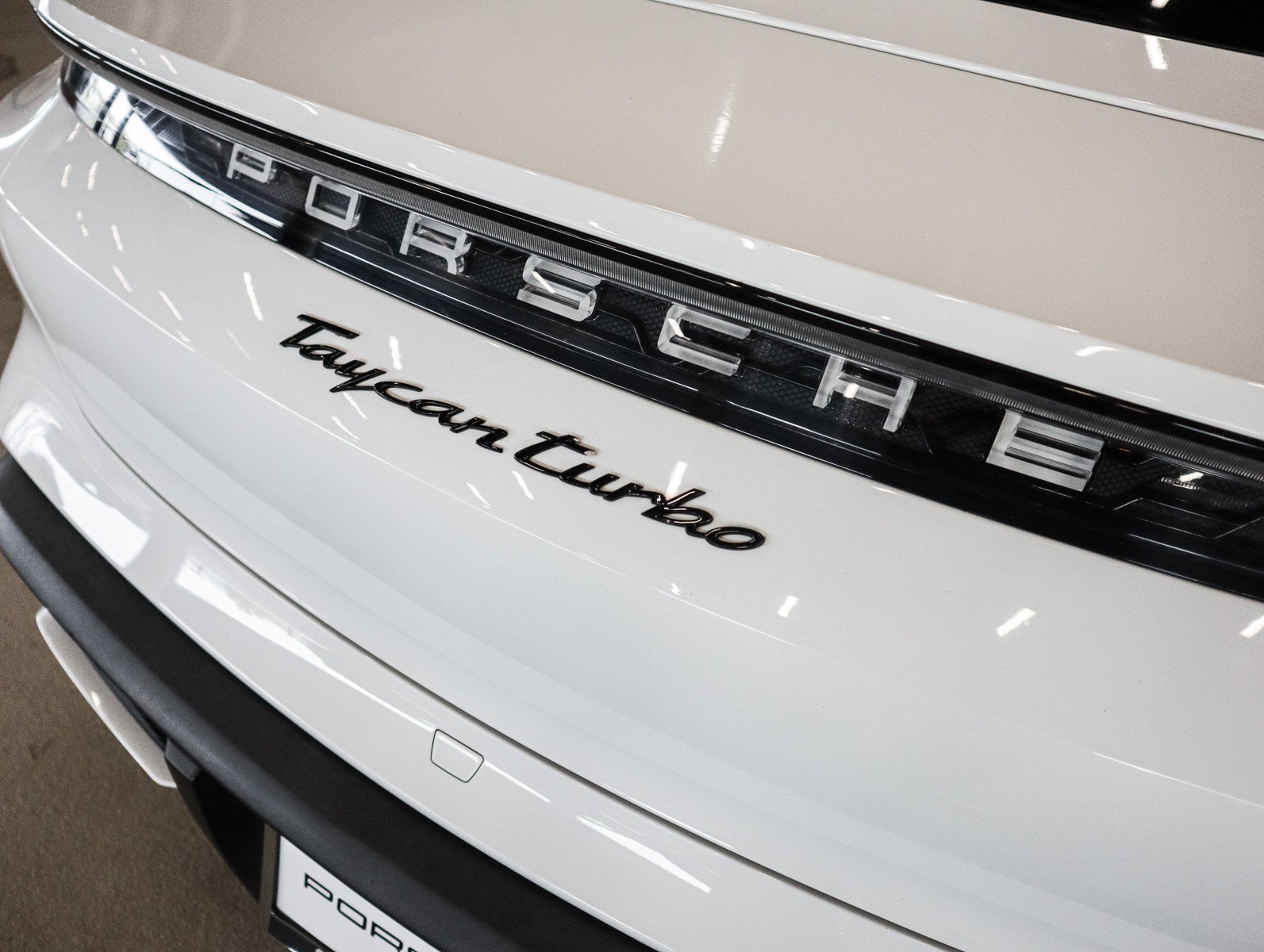 Used 2020 Porsche Taycan Turbo w/ Premium Package AWD/4WD image 28