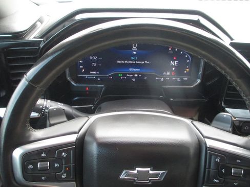Used 2024 Chevrolet Silverado 1500 LT Trail Boss w/ Convenience Package II AWD/4WD image 30