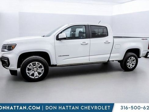 Used 2022 Chevrolet Colorado LT w/ LT Convenience Package image 2