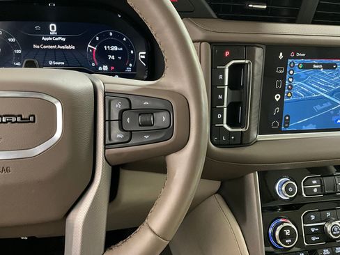 Used 2024 GMC Yukon XL Denali w/ Denali Reserve Package AWD/4WD image 18