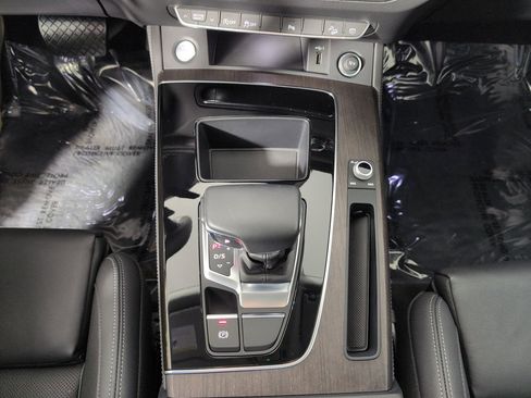 Certified 2025 Audi Q5 2.0T Premium Plus w/ Premium Plus Package image 17