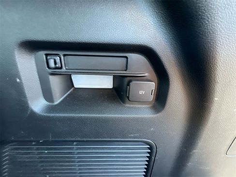 Used 2020 Ford Explorer XLT w/ Equipment Group 202A image 34