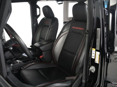Used 2018 Jeep Wrangler Unlimited Rubicon AWD/4WD image 32